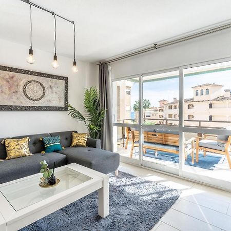 Sea View 2 Bedroom Apartment 2 Min Away From The Beach Torremolinos Dış mekan fotoğraf