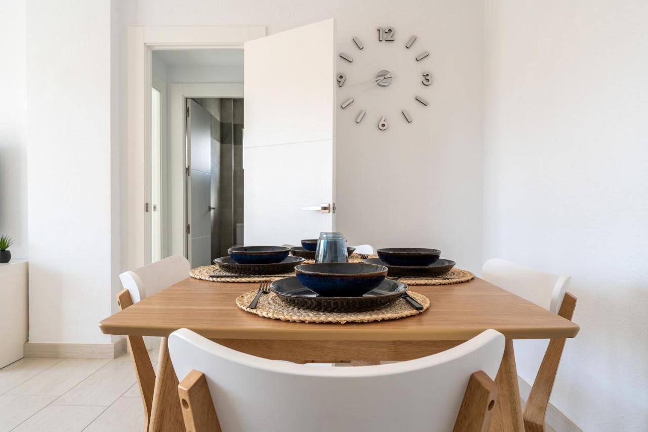 Sea View 2 Bedroom Apartment 2 Min Away From The Beach Torremolinos Dış mekan fotoğraf
