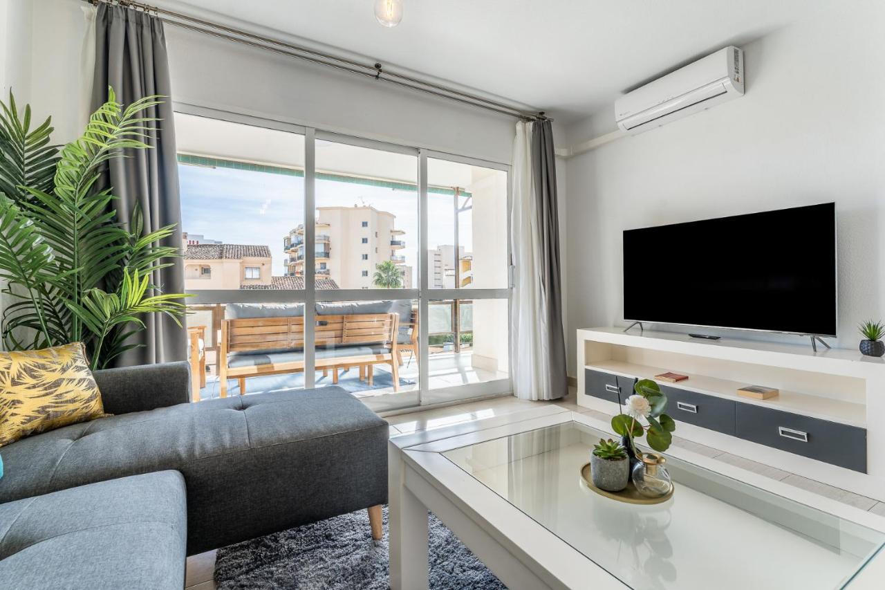 Sea View 2 Bedroom Apartment 2 Min Away From The Beach Torremolinos Dış mekan fotoğraf