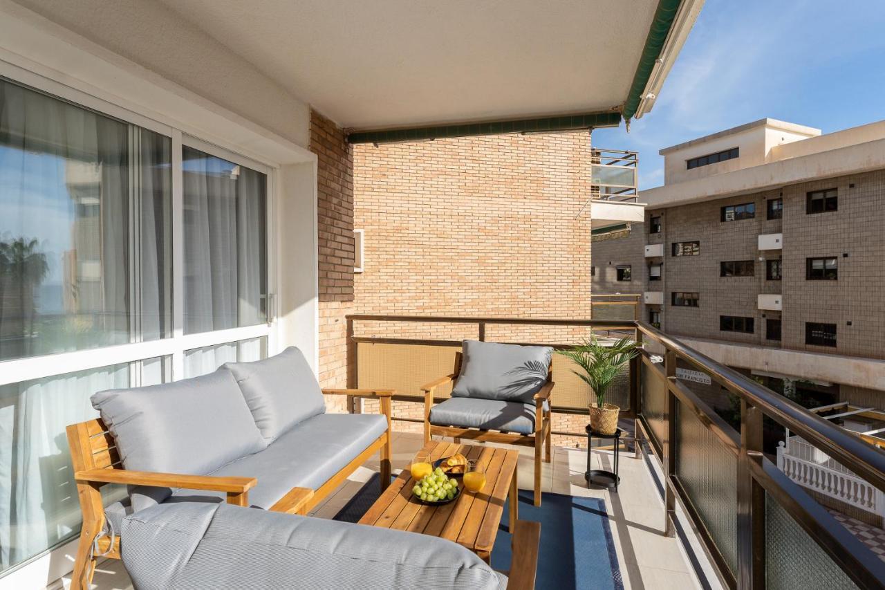 Sea View 2 Bedroom Apartment 2 Min Away From The Beach Torremolinos Dış mekan fotoğraf