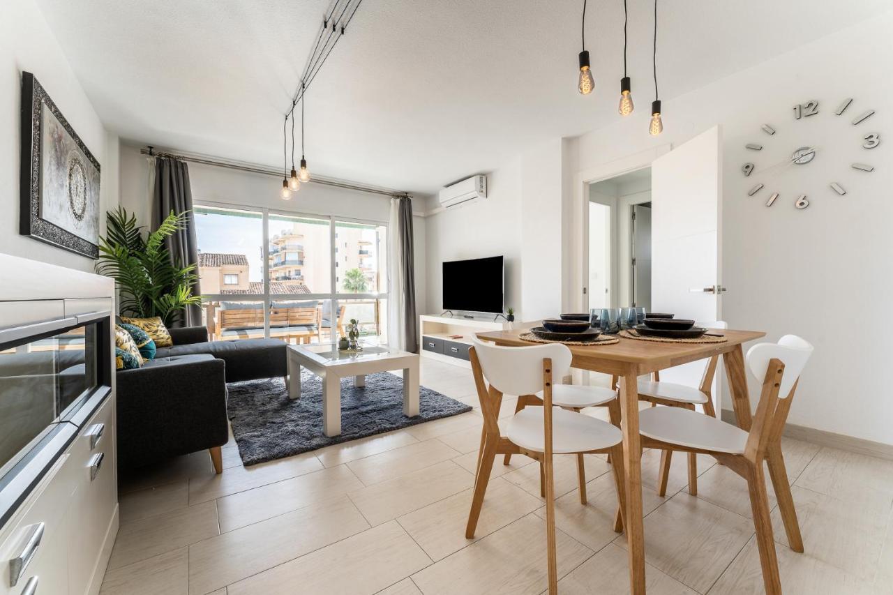 Sea View 2 Bedroom Apartment 2 Min Away From The Beach Torremolinos Dış mekan fotoğraf